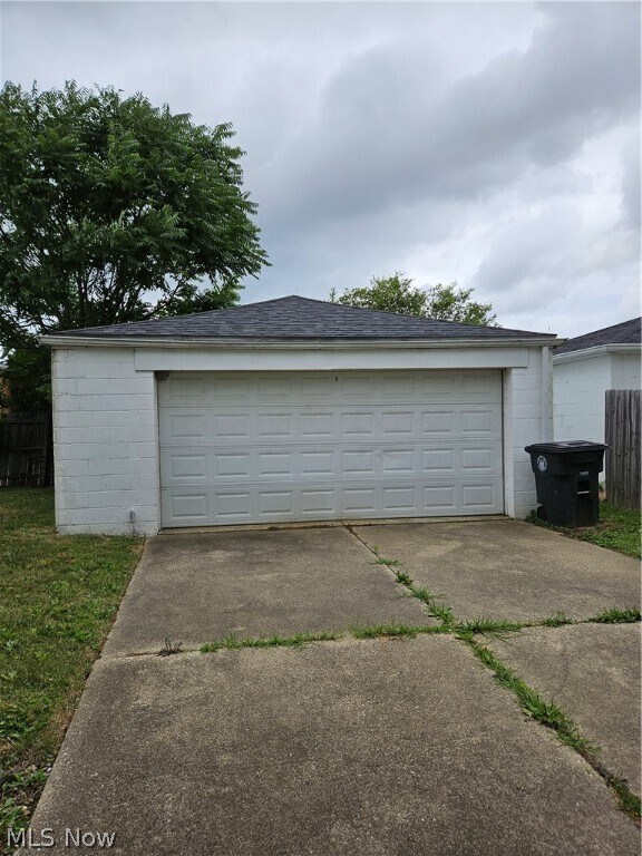 Primary Photo - 516 N Hawkins Ave