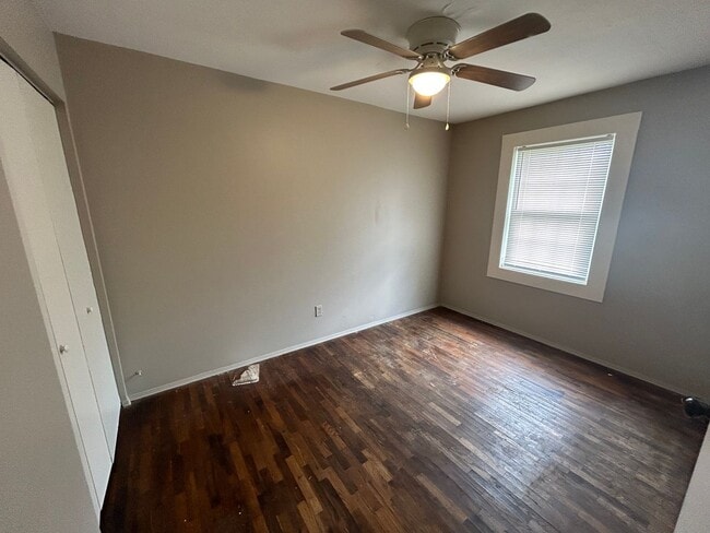 Building Photo - 220 Thomas St