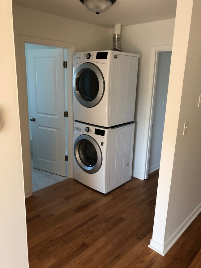 Building Photo - 11009 S Kedzie Ave