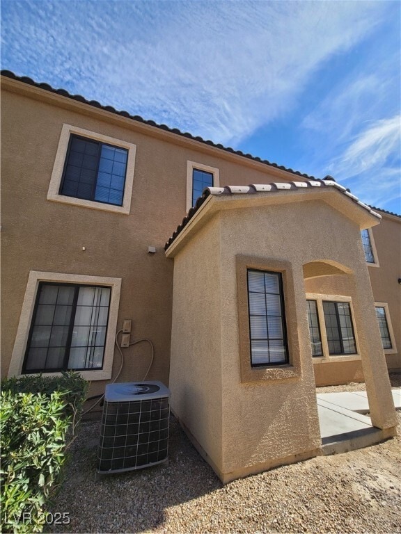 Building Photo - 2151 Hussium Hills St