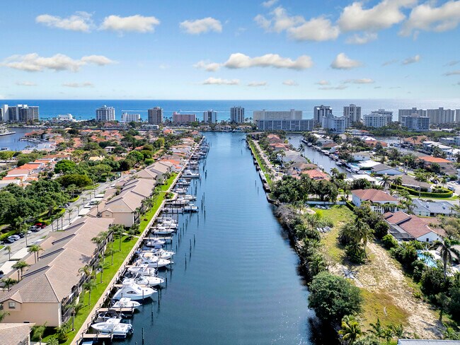 Foto del edificio - 210 Captains Walk