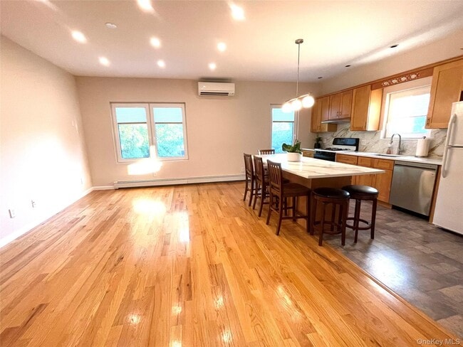 Foto del edificio - 66-22 53rd Ave