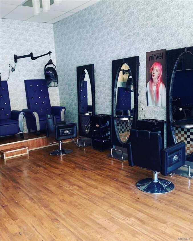 Foto del edificio - 1702 Gates Ave