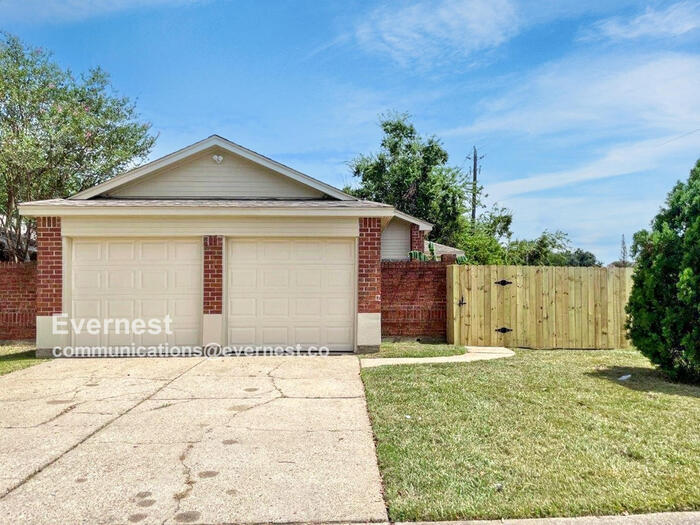 Foto principal - 922 Littleport Ln