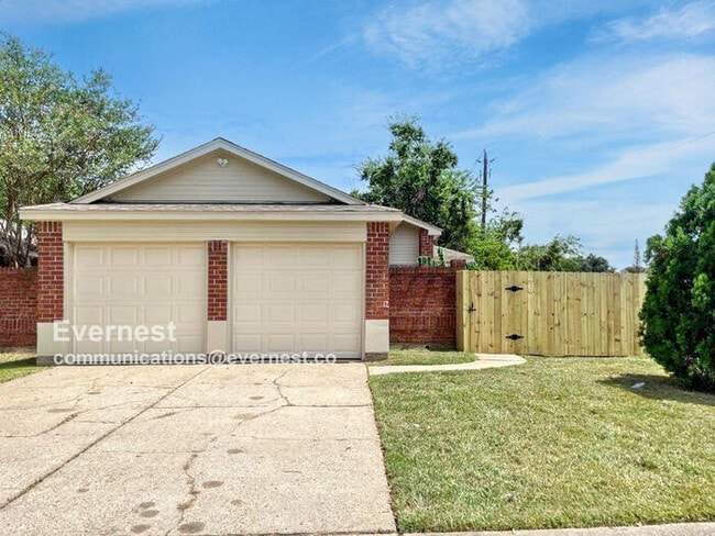 Building Photo - 922 Littleport Ln