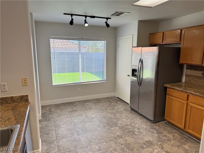 Foto del edificio - 7624 License St