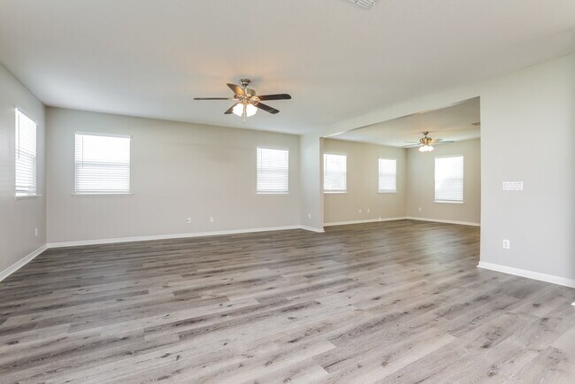 Foto del edificio - 2237 Aitkin Loop