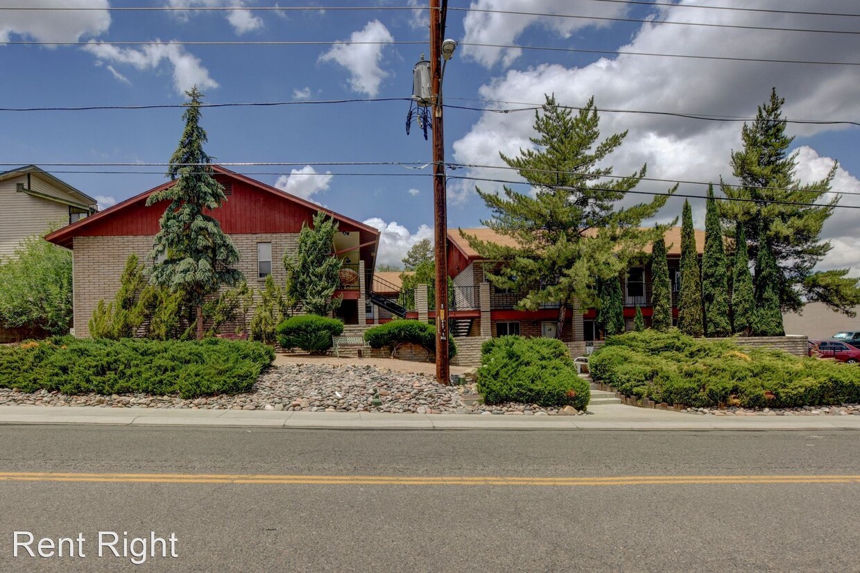 Foto principal - 218 S McCormick St