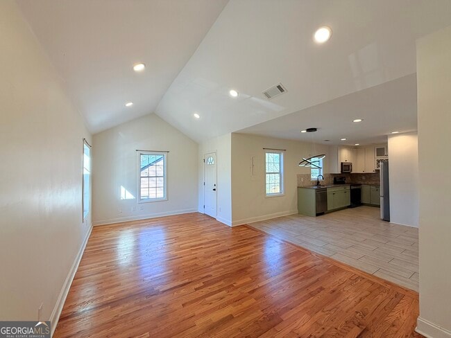 Foto del edificio - 454 Pasley Ave SE