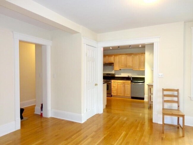 Building Photo - 304 Allston St