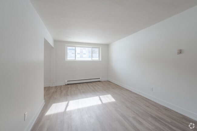 2BR, 1BA - 842SF - Living Room - 432-462 Leinster Street