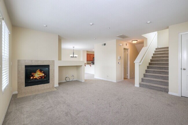 Building Photo - Spacious 2-Bed, 2.5-Bath Condo on Lighthou...
