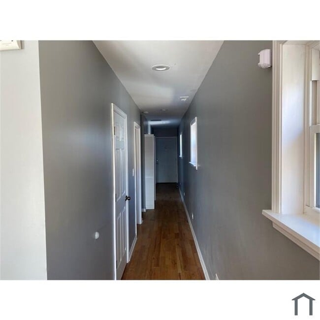 Building Photo - 3524 W 12th Pl
