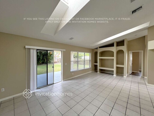 Foto del edificio - 2465 SW Lafayette St
