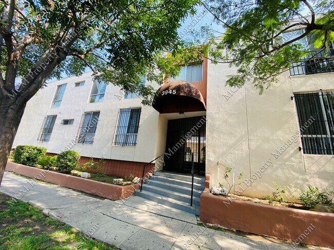 Building Photo - 3945 W 8th St