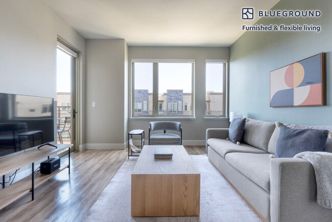 Building Photo - 565 San Antonio Rd