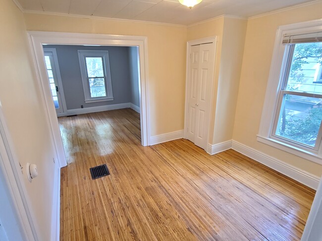 View of dining room and living room - 467 Pearl St