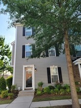 Building Photo - 4969 Almandine Ave