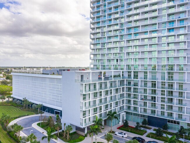 Foto del edificio - 2000 Metropica Wy