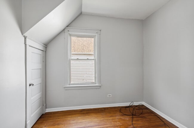 Foto del edificio - 10643 S Calhoun Ave