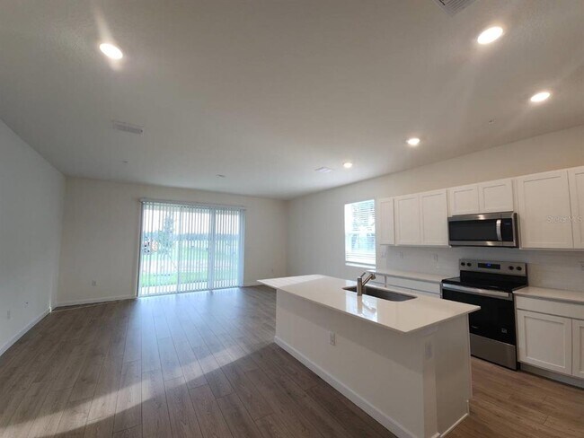 Building Photo - 3371 Chroma St