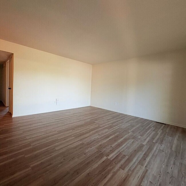 Foto del edificio - 3347 E 113 Terrace