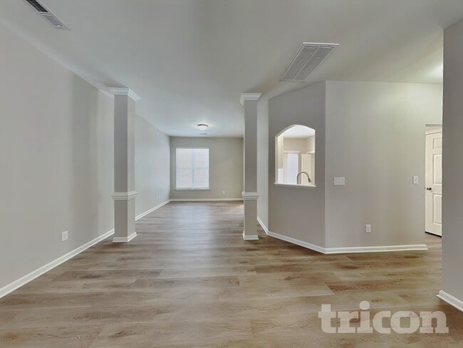 Building Photo - 8847 Twisted Pine Dr