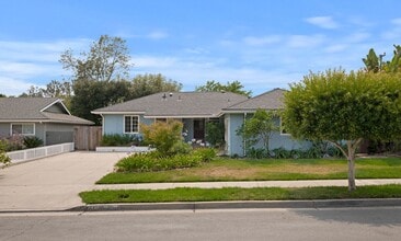 Building Photo - 7681 Dartmoor Ave