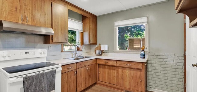 Foto del edificio - 3452 1st Ave