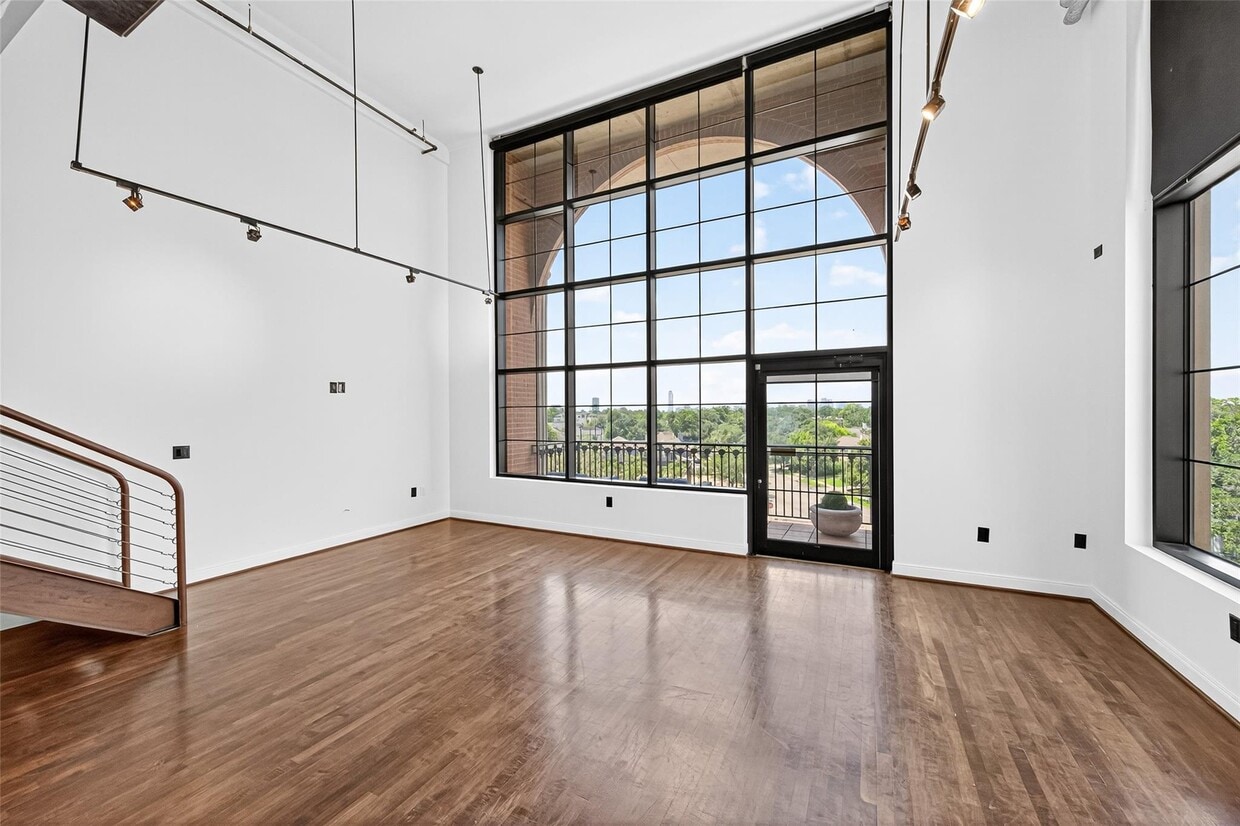 Photo - 1025 S Shepherd Dr (Houston, TX)