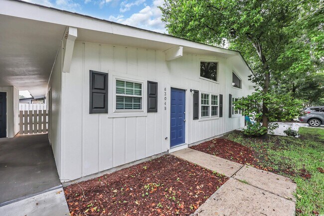Foto del edificio - 6304 Timberline St