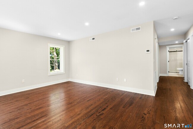 Foto del edificio - 7 Ivy Hill Rd