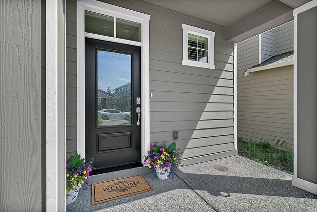 Building Photo - Spacious 5 Bedroom Home in Bremerton