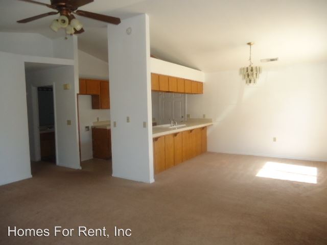 Foto del edificio - 1976 W Roby Ave