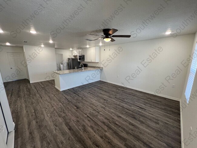 Foto del edificio - 2125 Bobwhite Ct