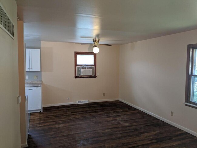 Building Photo - 2204 #B E University Ave