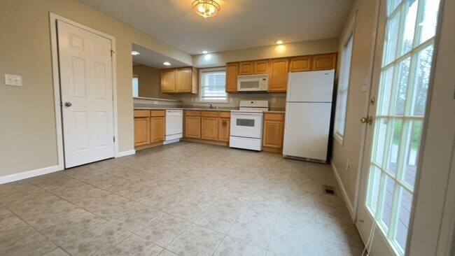 Building Photo - Available July 2026!!  Monthly Rent $1,895