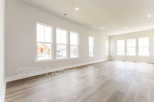 Foto del edificio - 1205 Carnes Xing Blvd