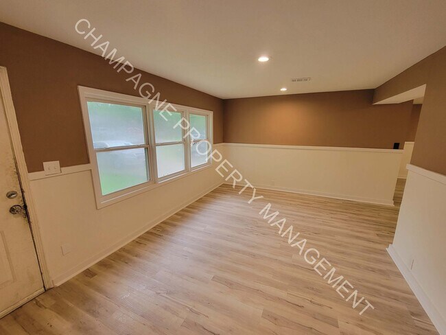 Foto del edificio - Large home in Ruskin!