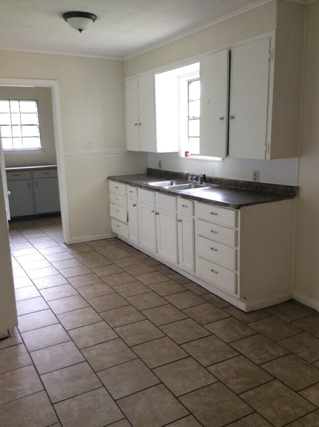 Foto del edificio - Spacious!