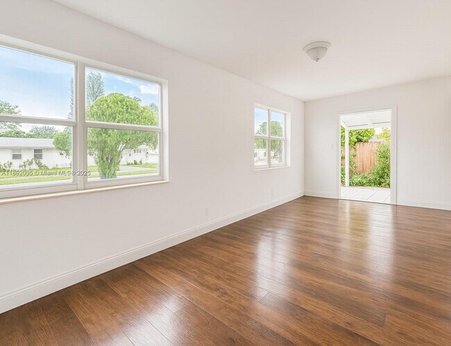Foto del edificio - 6270 NW 14th Ct