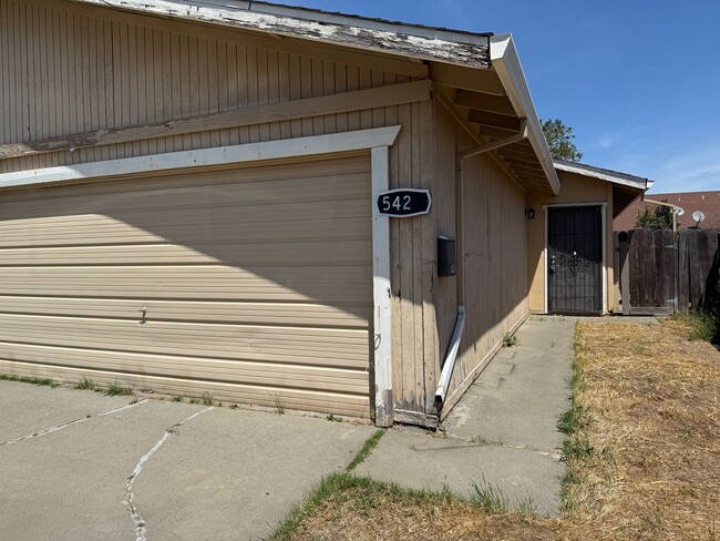 Building Photo - 5421-5423ro