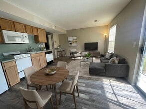 Building Photo - 690 Fall Creek Dr