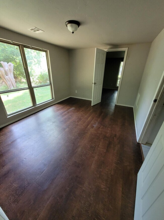 Foto del edificio - 313 W Maple Ave