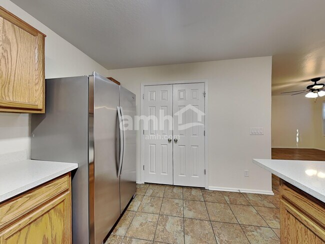 Foto del edificio - 1033 S Deerfield Ln