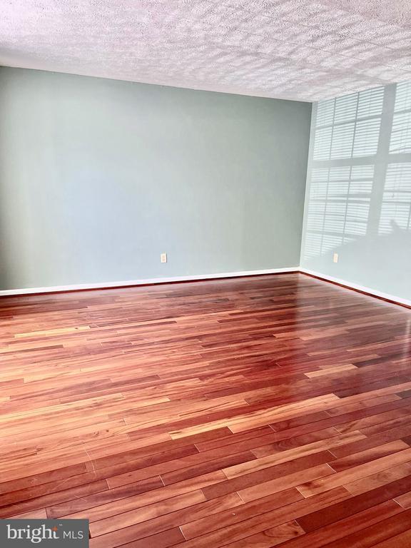 Building Photo - 2940 Sorrell Ct