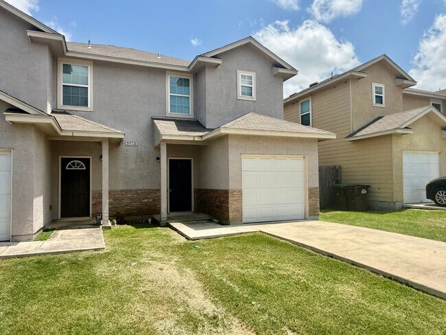 Foto del edificio - 5742 Golf Heights