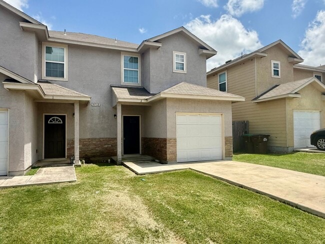 Building Photo - 5742 Golf Heights