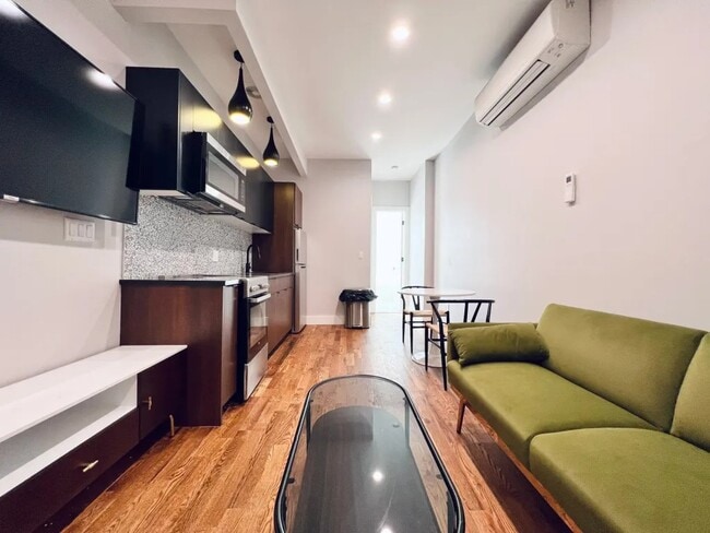 Furnished room/NOT APARTMENT - Furnished room/NOT APARTMENT