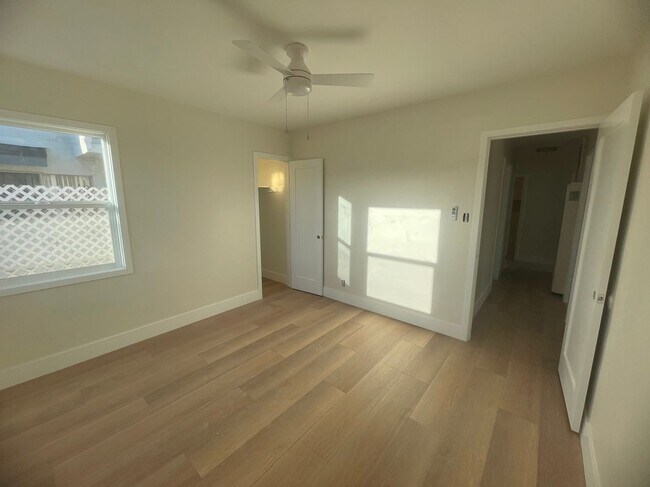 Foto del edificio - 11734 Freeman Ave